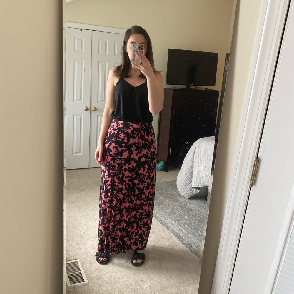 Maxi skirt, side slit